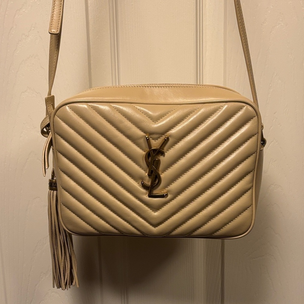 Yves Saint Laurent - Lou Camera Bag in Quilted Leather - Dark Beige - Picture 9 of 9